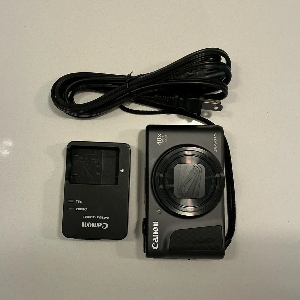 Canon Black Compact Camera with Charger